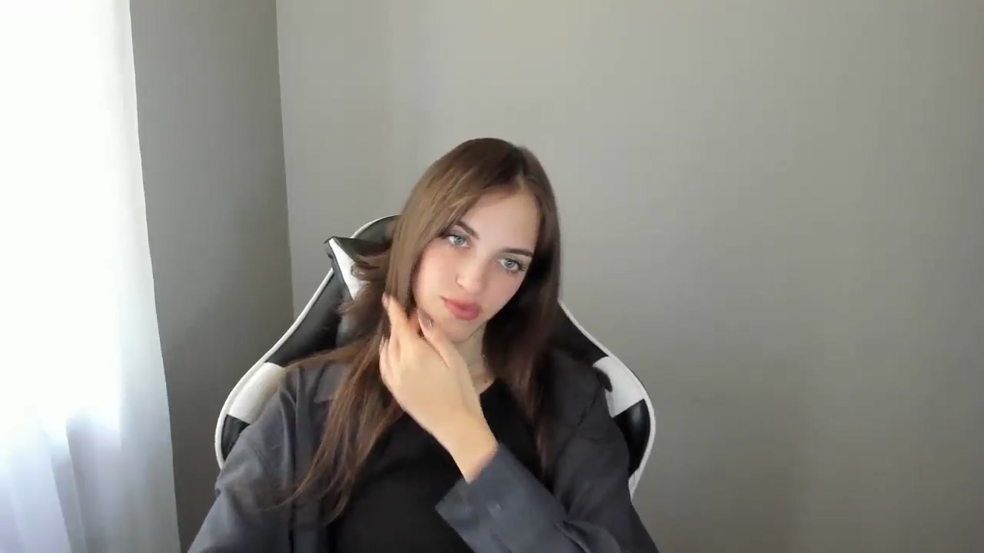Gallery image thumbnail from Dashamoxy's myfreecams stream on, 08/02/2025, 10:40 image 16 of 20