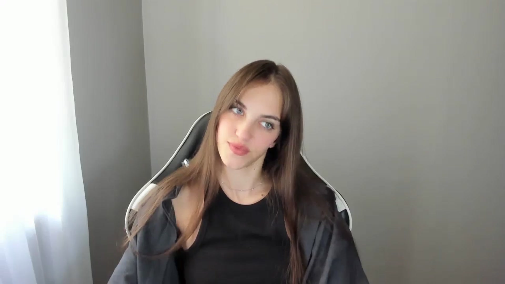 Gallery image thumbnail from Dashamoxy's myfreecams stream on, 08/02/2025, 10:40 image 11 of 20