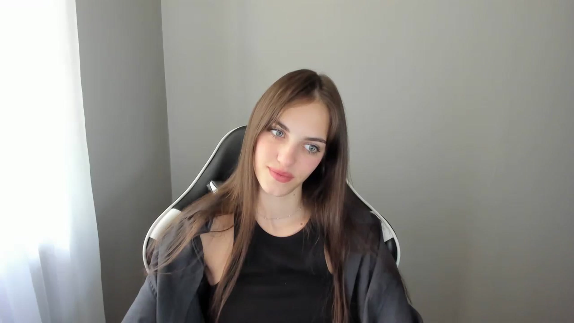 Gallery image thumbnail from Dashamoxy's myfreecams stream on, 08/02/2025, 10:40 image 12 of 20