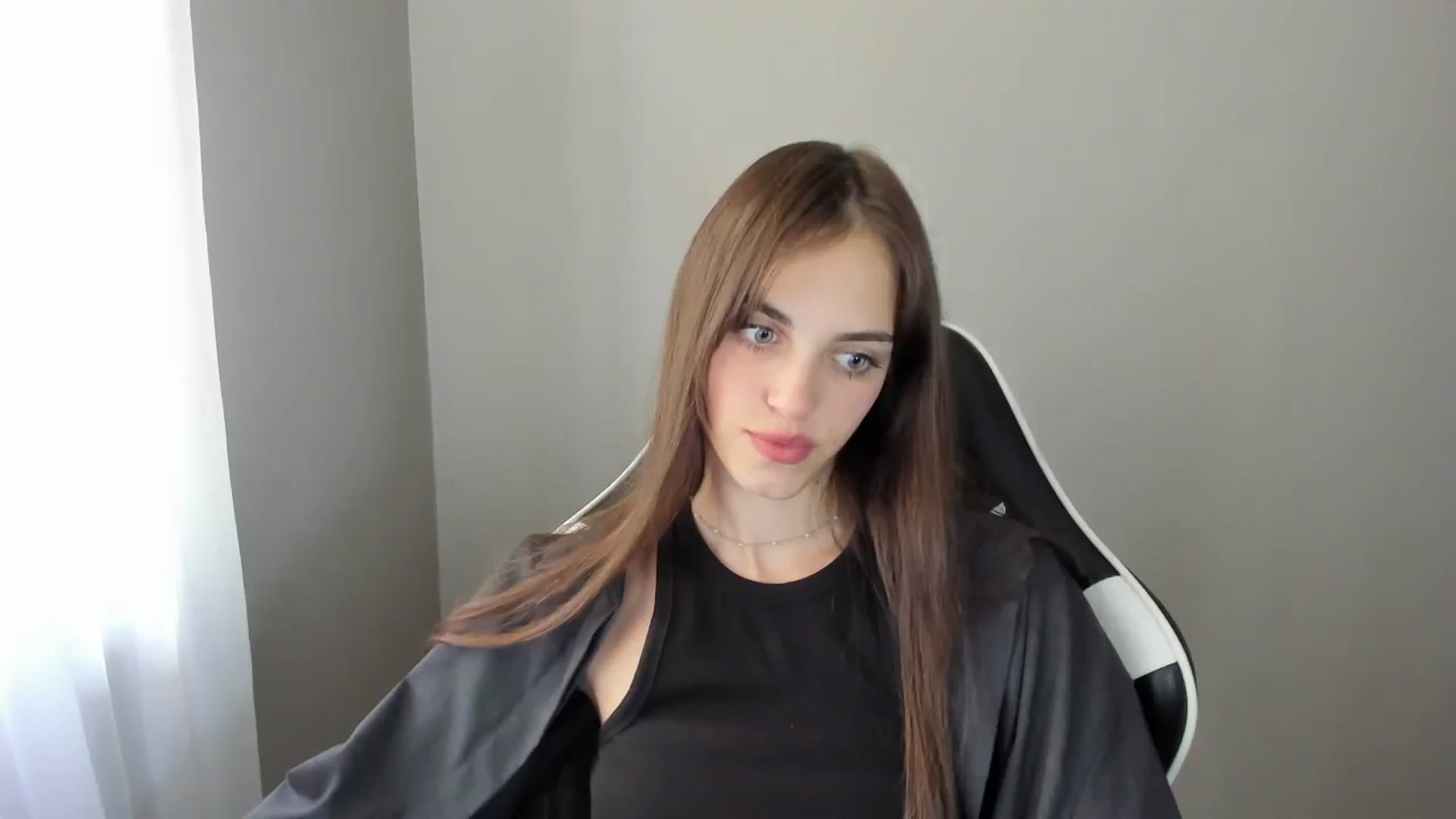 Gallery image thumbnail from Dashamoxy's myfreecams stream on, 08/02/2025, 10:40 image 17 of 20