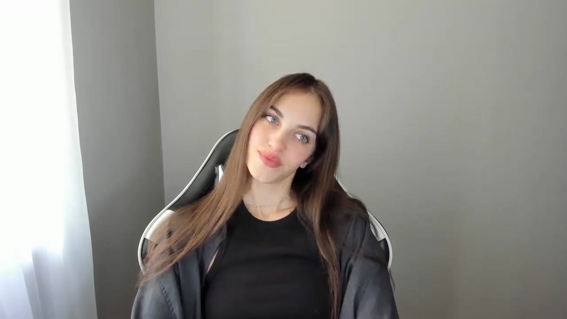 Gallery image thumbnail from Dashamoxy's myfreecams stream on, 08/02/2025, 10:40 image 9 of 20