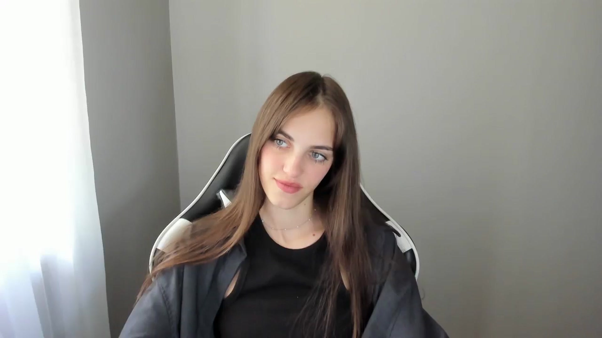 Gallery image thumbnail from Dashamoxy's myfreecams stream on, 08/02/2025, 10:40 image 14 of 20
