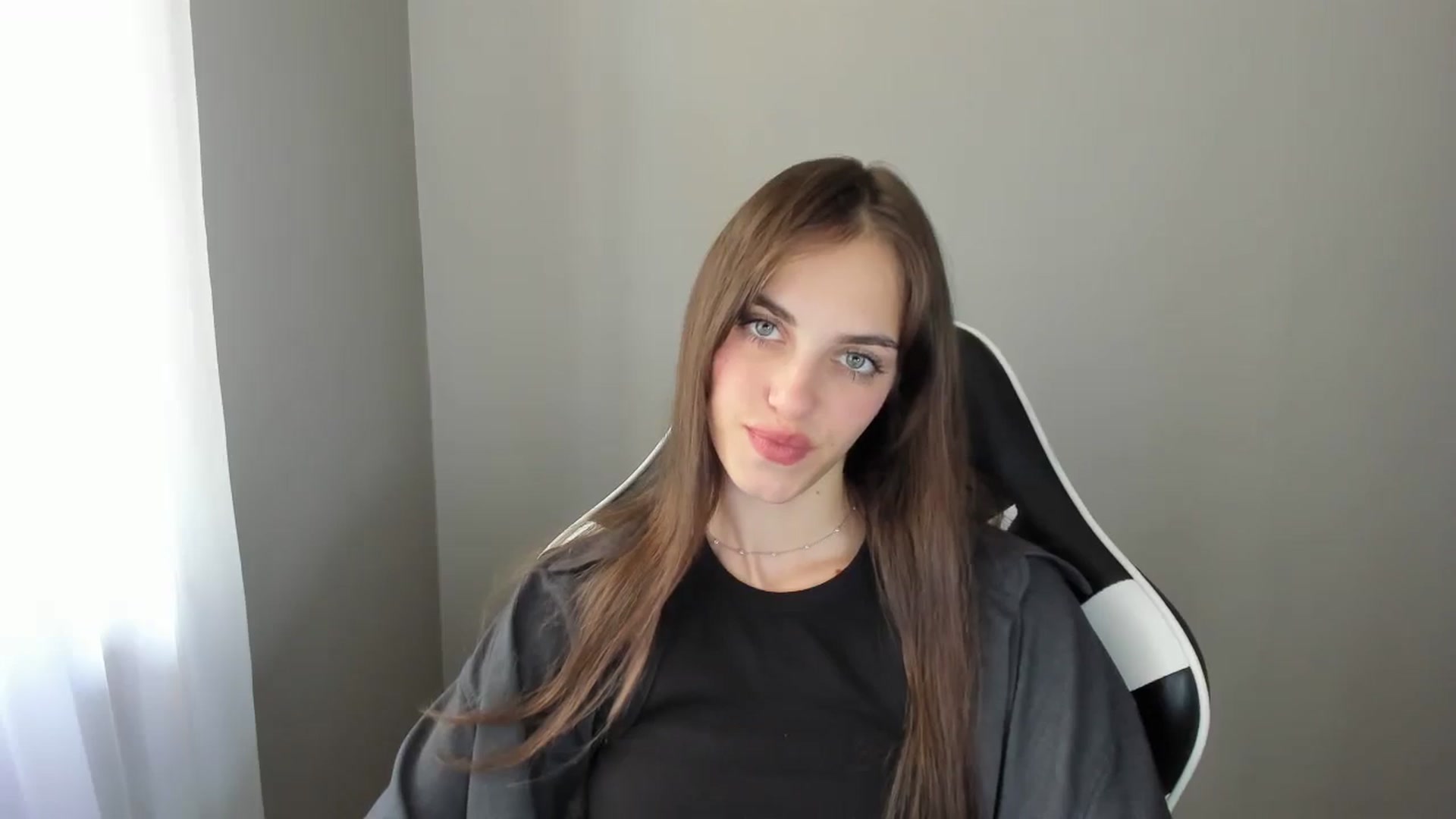 Gallery image thumbnail from Dashamoxy's myfreecams stream on, 08/02/2025, 10:40 image 19 of 20