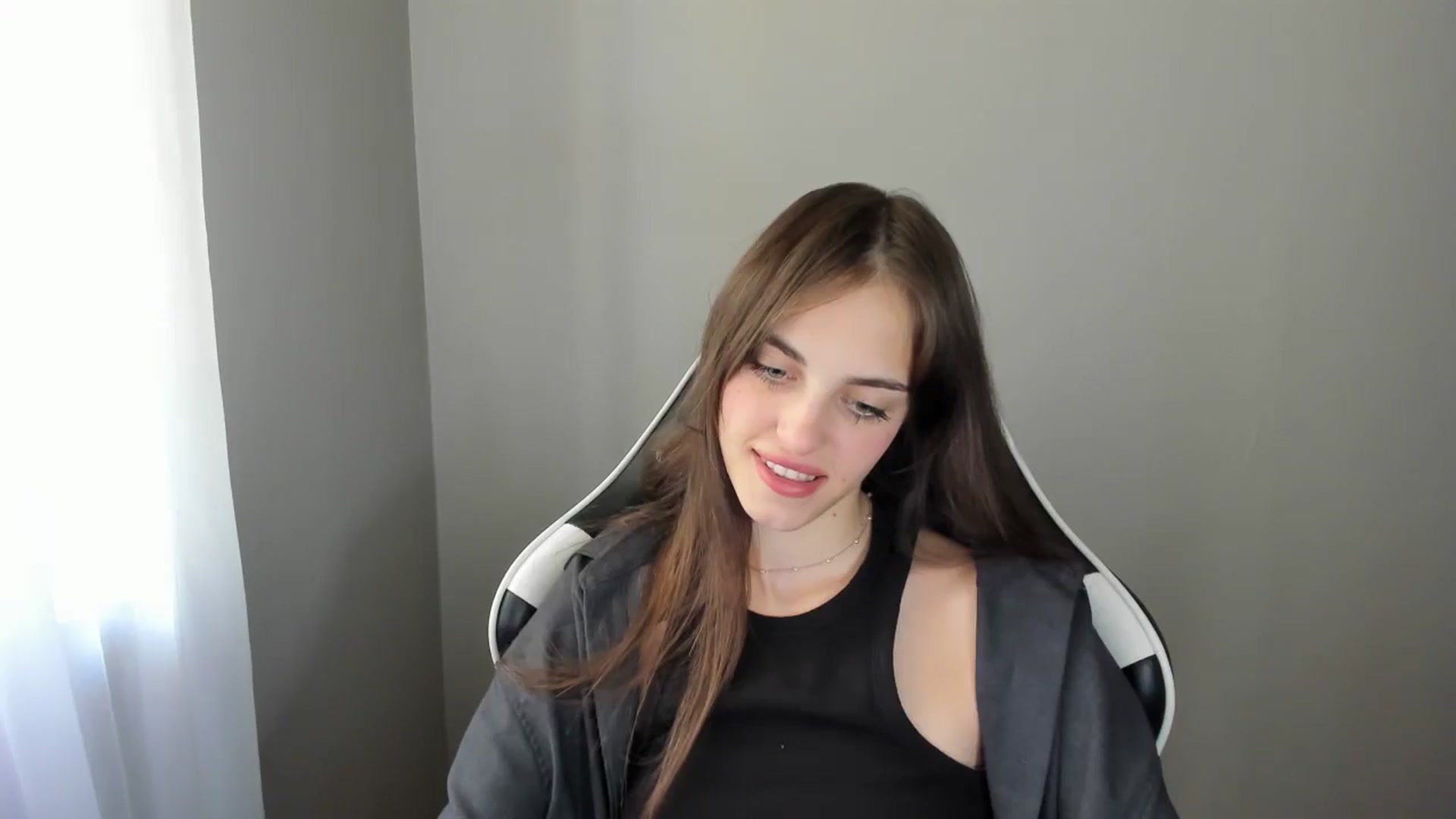 Gallery image thumbnail from Dashamoxy's myfreecams stream on, 08/02/2025, 11:40 image 7 of 20