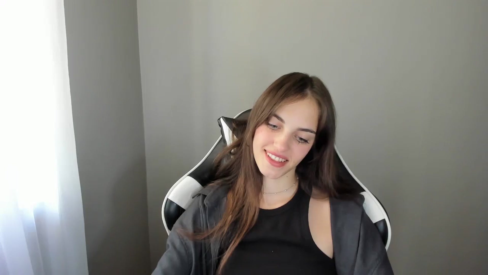 Gallery image thumbnail from Dashamoxy's myfreecams stream on, 08/02/2025, 11:40 image 8 of 20