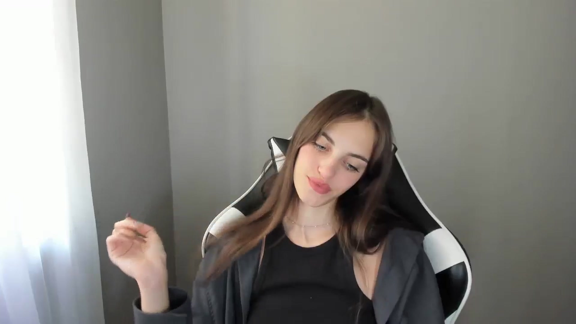 Gallery image thumbnail from Dashamoxy's myfreecams stream on, 08/02/2025, 11:40 image 13 of 20