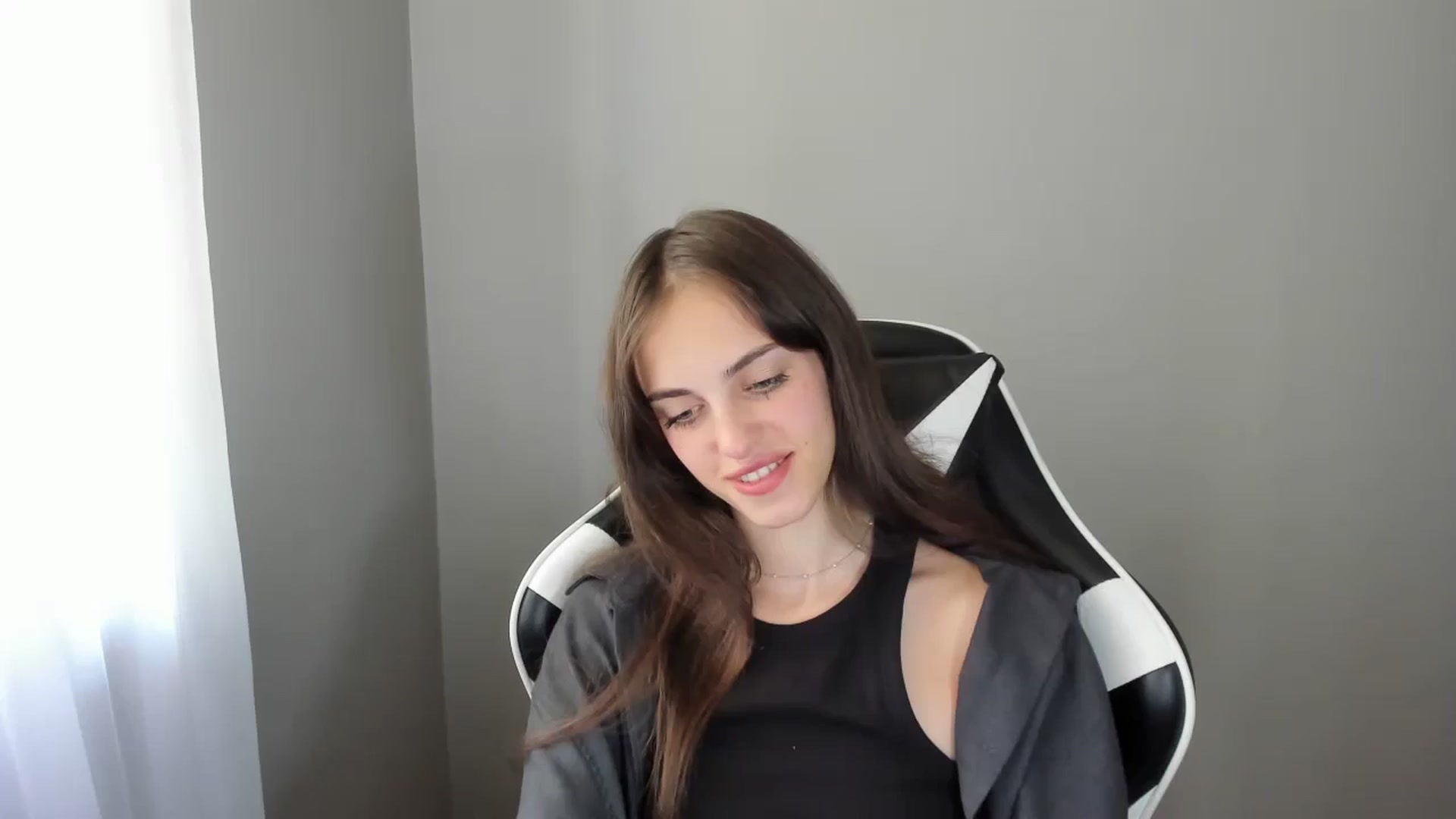 Gallery image thumbnail from Dashamoxy's myfreecams stream on, 08/02/2025, 11:40 image 12 of 20