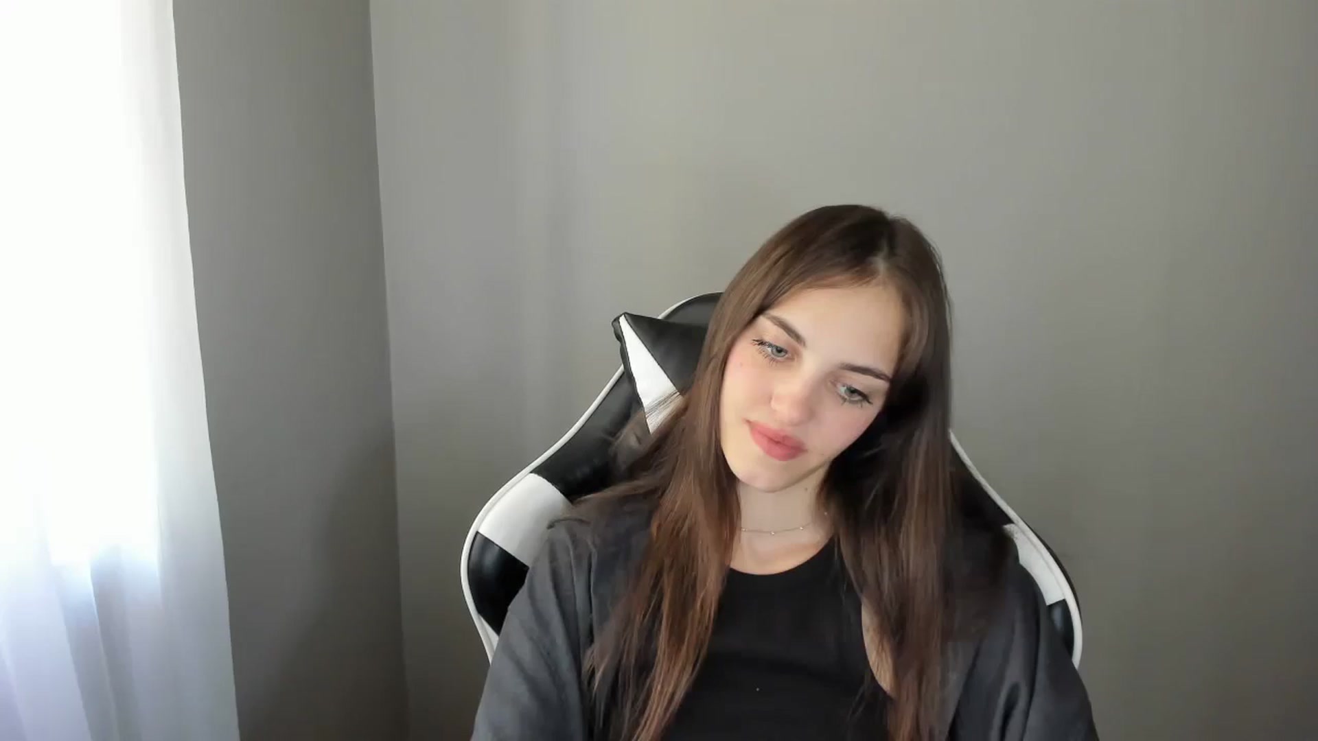 Gallery image thumbnail from Dashamoxy's myfreecams stream on, 08/02/2025, 11:40 image 17 of 20