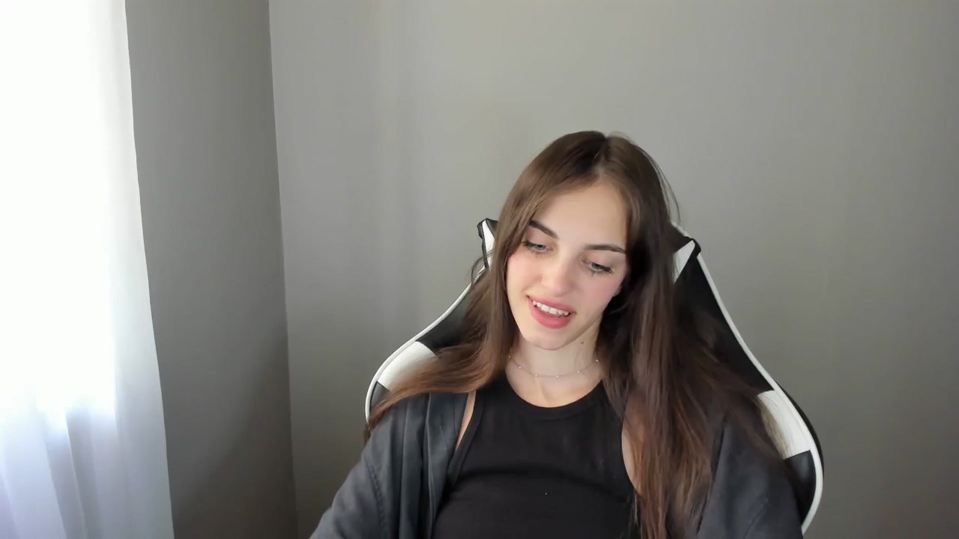 Gallery image thumbnail from Dashamoxy's myfreecams stream on, 08/02/2025, 11:40 image 2 of 20