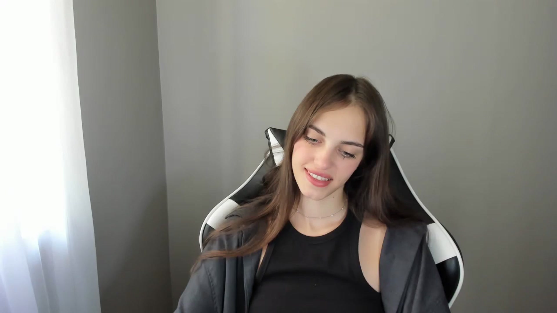 Gallery image thumbnail from Dashamoxy's myfreecams stream on, 08/02/2025, 11:40 image 11 of 20