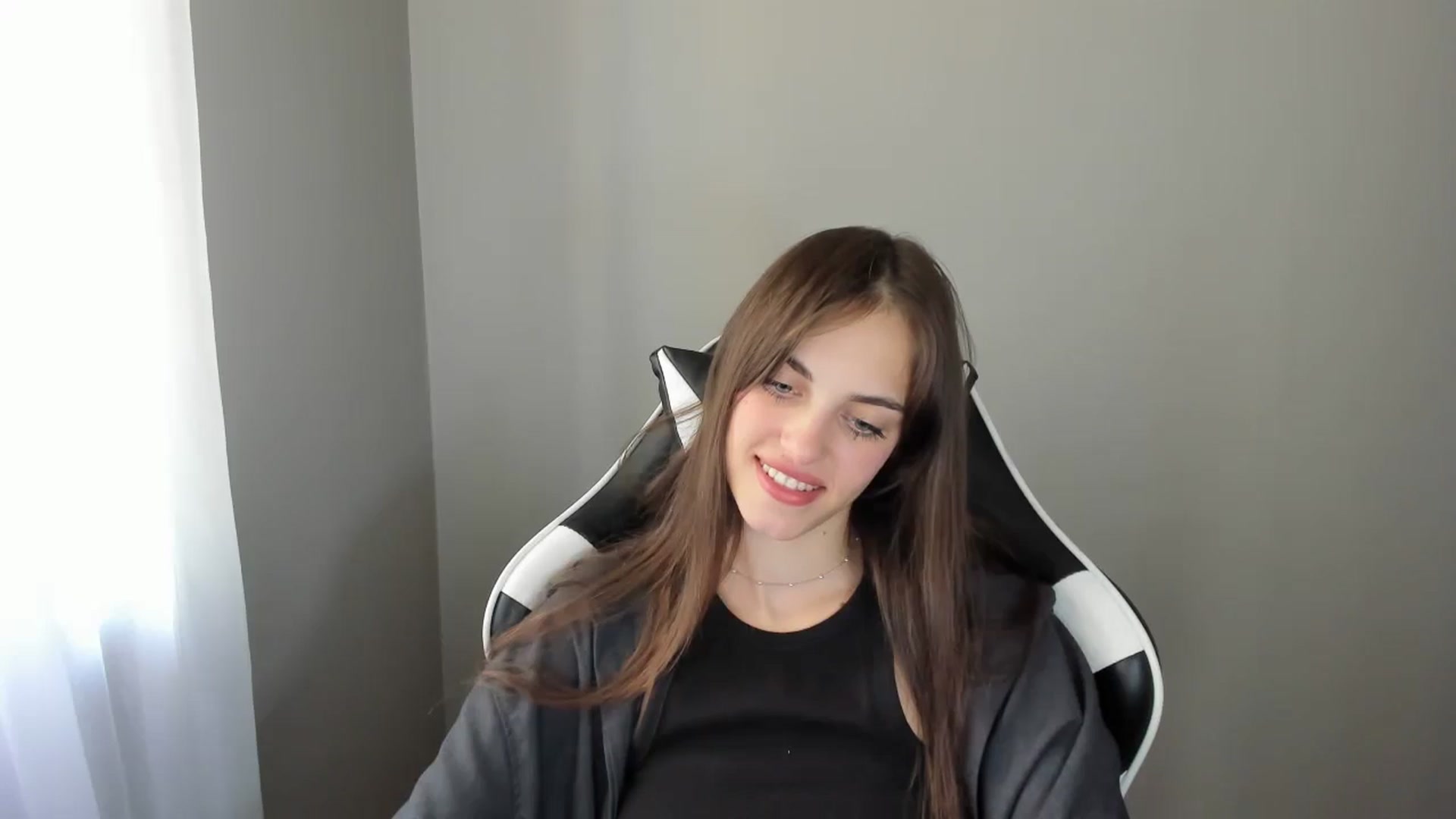 Gallery image thumbnail from Dashamoxy's myfreecams stream on, 08/02/2025, 11:40 image 15 of 20