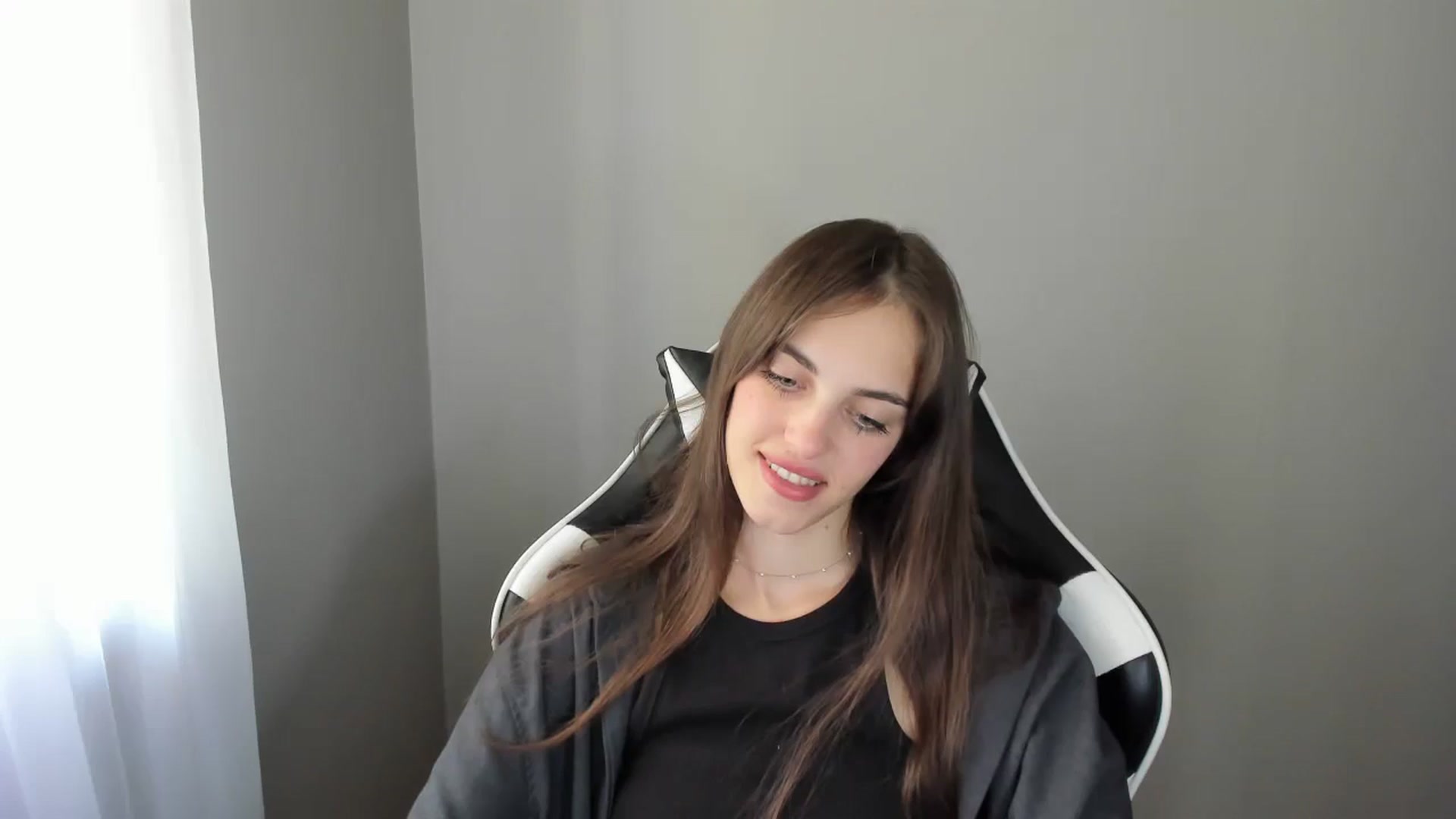 Gallery image thumbnail from Dashamoxy's myfreecams stream on, 08/02/2025, 11:40 image 14 of 20