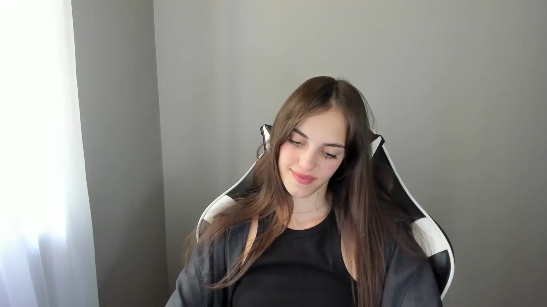 Gallery image thumbnail from Dashamoxy's myfreecams stream on, 08/02/2025, 11:40 image 1 of 20