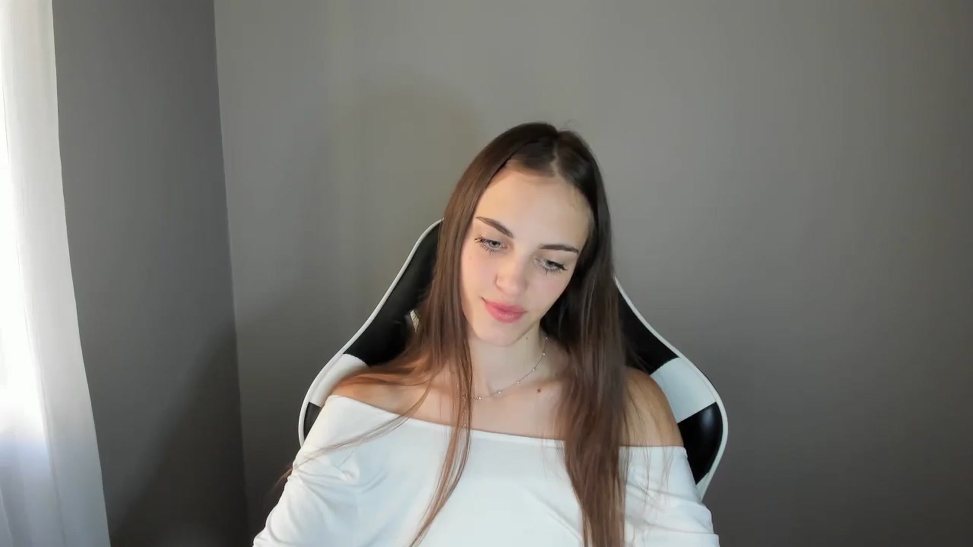 Gallery image thumbnail from Dashamoxy's myfreecams stream on, 08/02/2025, 16:45 image 6 of 20