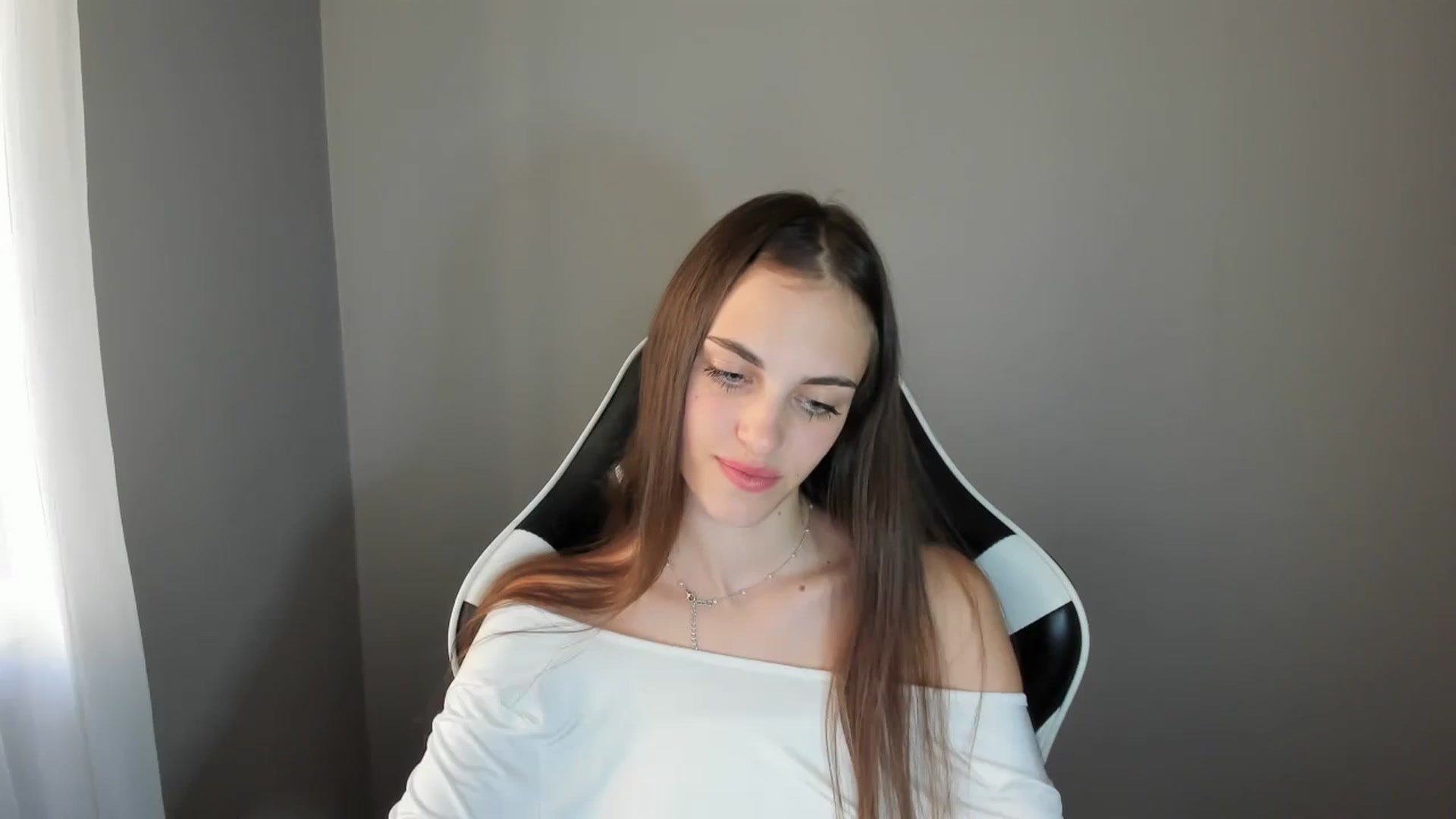 Gallery image thumbnail from Dashamoxy's myfreecams stream on, 08/02/2025, 16:45 image 9 of 20