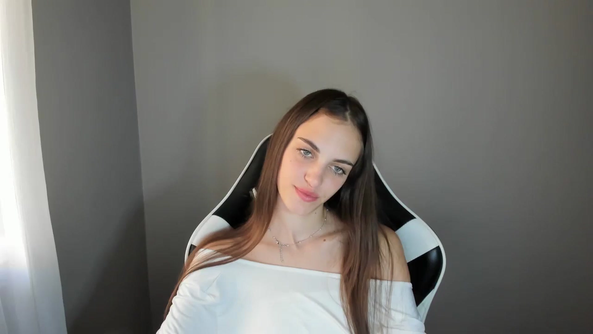 Gallery image thumbnail from Dashamoxy's myfreecams stream on, 08/02/2025, 16:45 image 13 of 20
