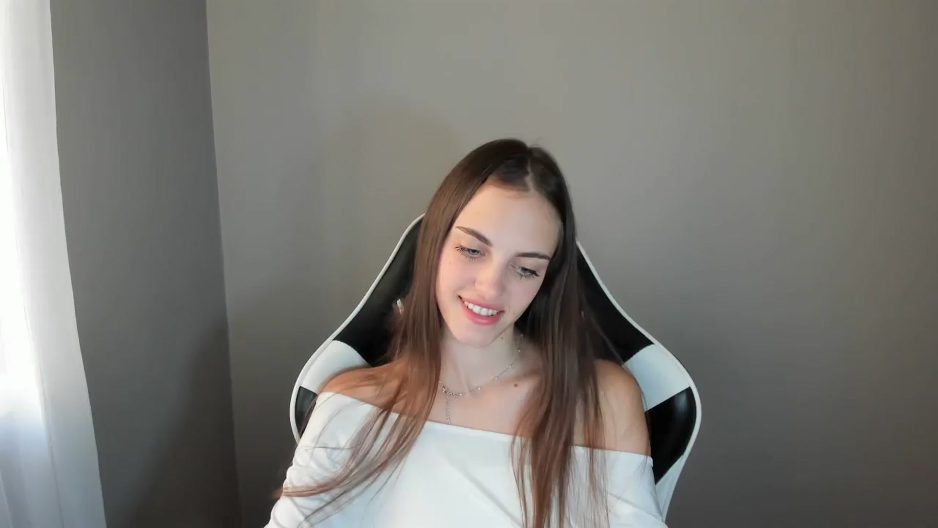Gallery image thumbnail from Dashamoxy's myfreecams stream on, 08/02/2025, 16:45 image 10 of 20