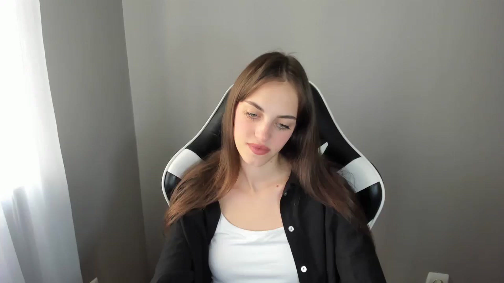 Gallery image thumbnail from Dashamoxy's myfreecams stream on, 08/04/2025, 14:56 image 4 of 20