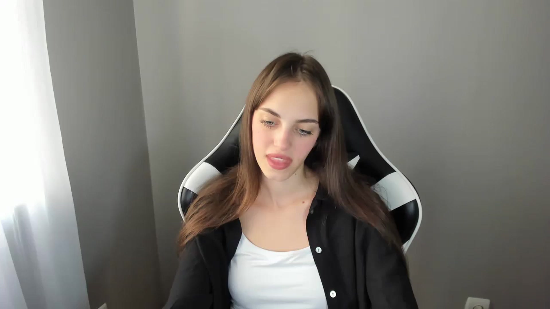 Gallery image thumbnail from Dashamoxy's myfreecams stream on, 08/04/2025, 14:56 image 3 of 20