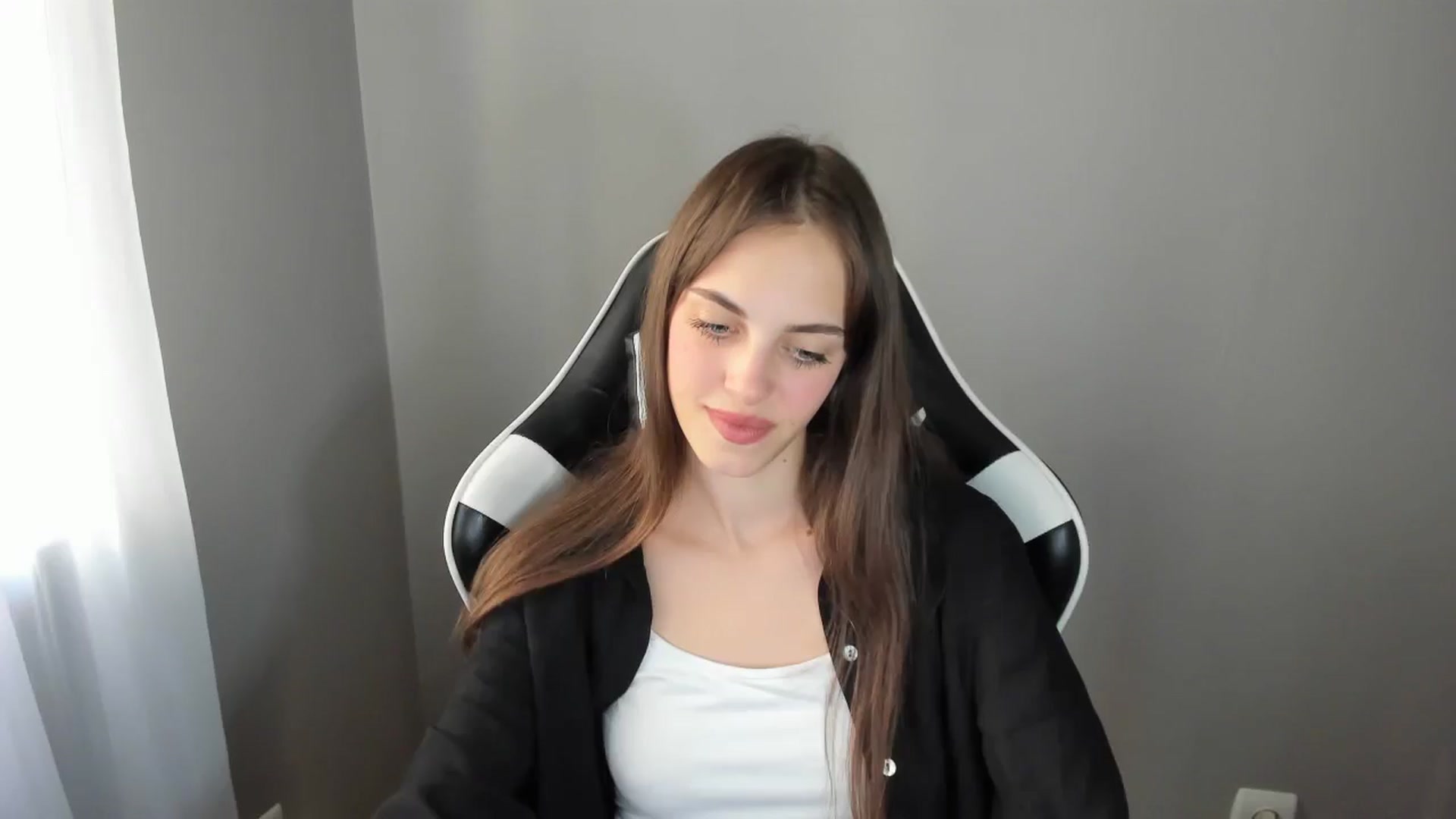 Gallery image thumbnail from Dashamoxy's myfreecams stream on, 08/04/2025, 14:56 image 15 of 20