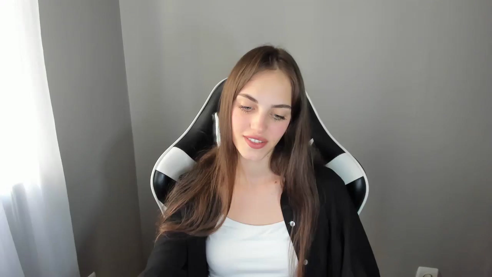 Gallery image thumbnail from Dashamoxy's myfreecams stream on, 08/04/2025, 14:56 image 13 of 20