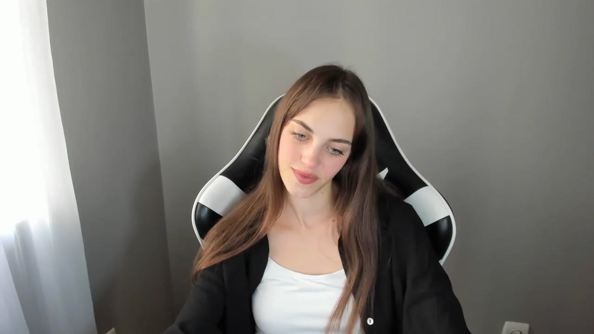 Gallery image thumbnail from Dashamoxy's myfreecams stream on, 08/04/2025, 14:56 image 17 of 20