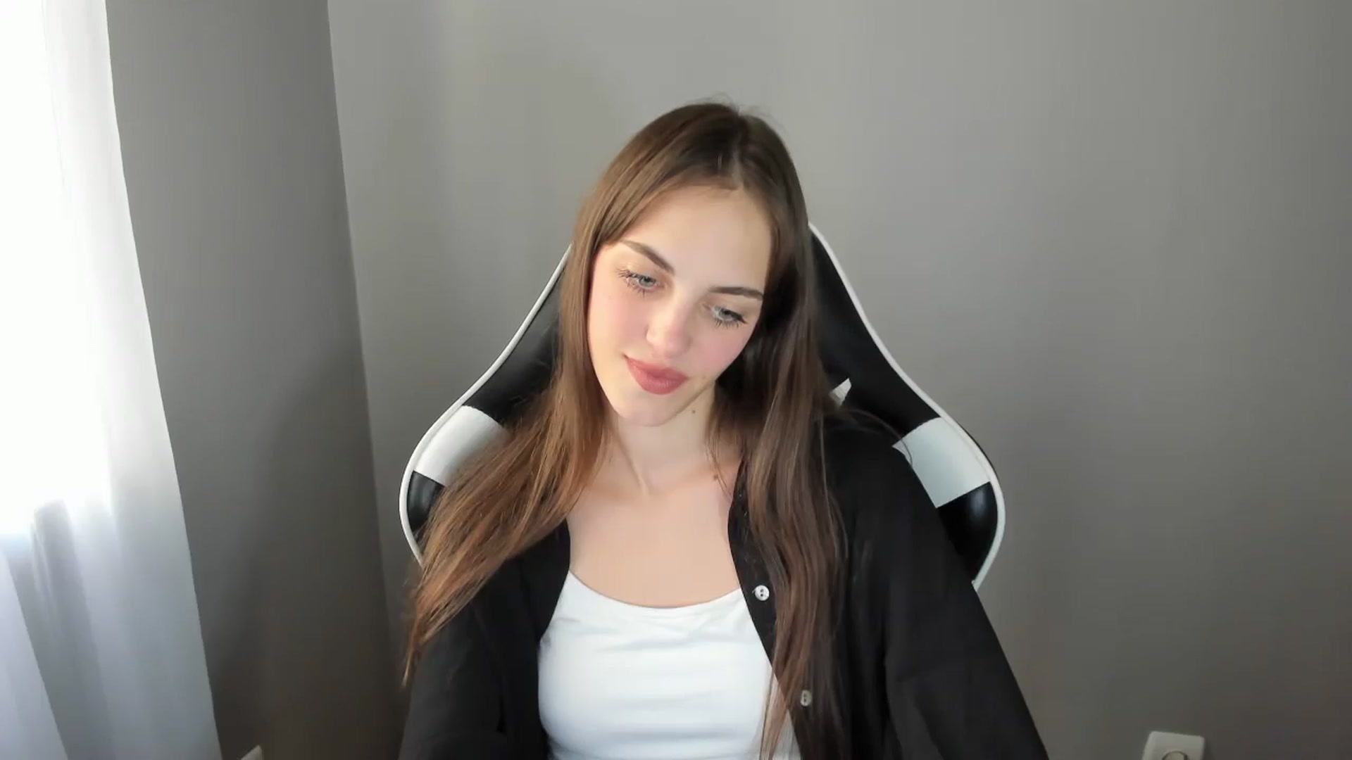 Gallery image thumbnail from Dashamoxy's myfreecams stream on, 08/04/2025, 14:56 image 11 of 20
