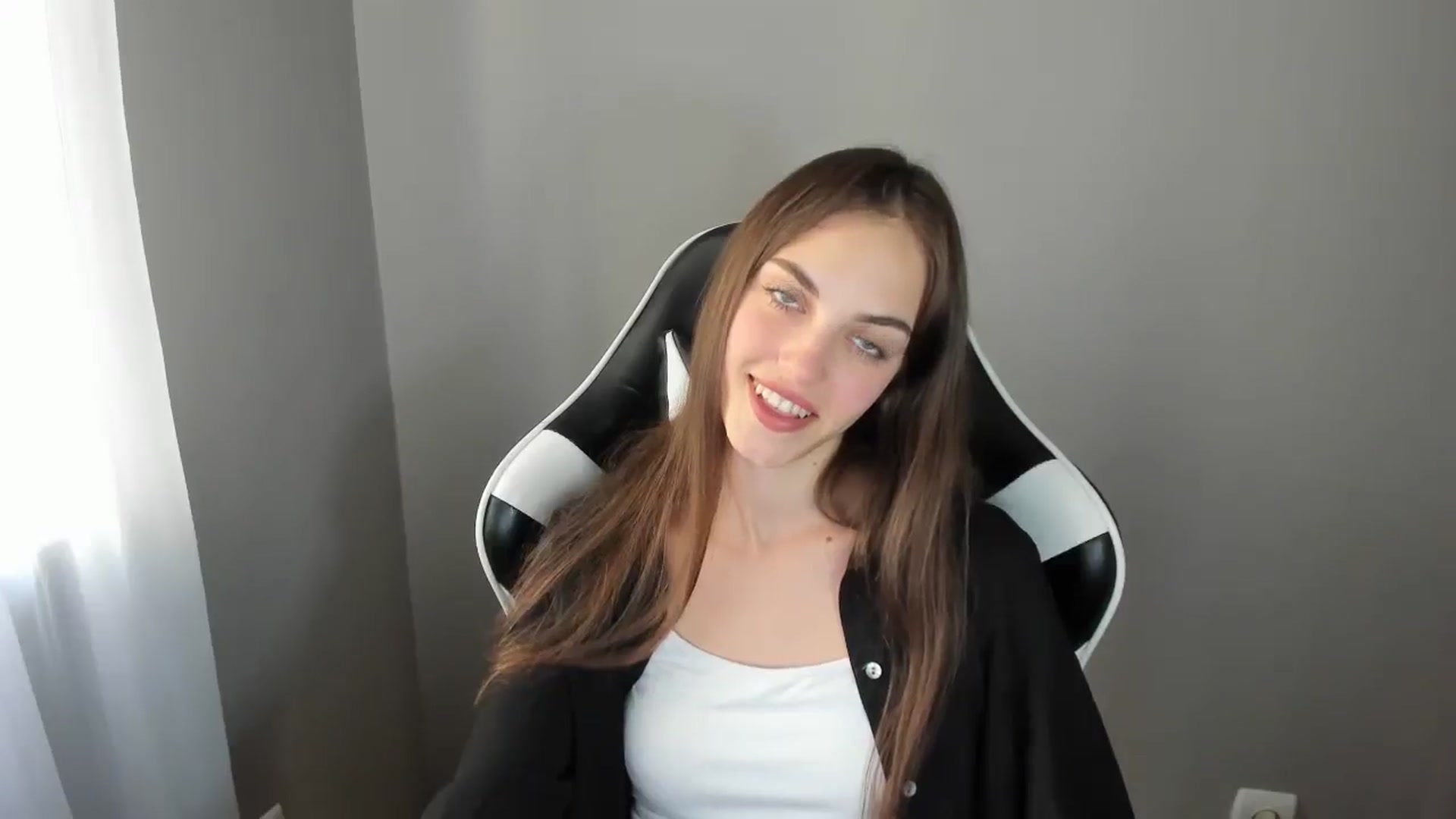 Gallery image thumbnail from Dashamoxy's myfreecams stream on, 08/04/2025, 14:56 image 12 of 20