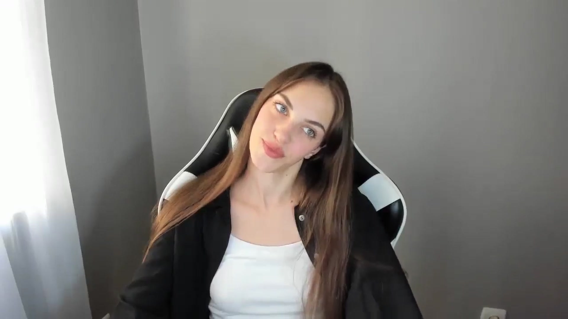 Gallery image thumbnail from Dashamoxy's myfreecams stream on, 08/04/2025, 16:47 image 2 of 20