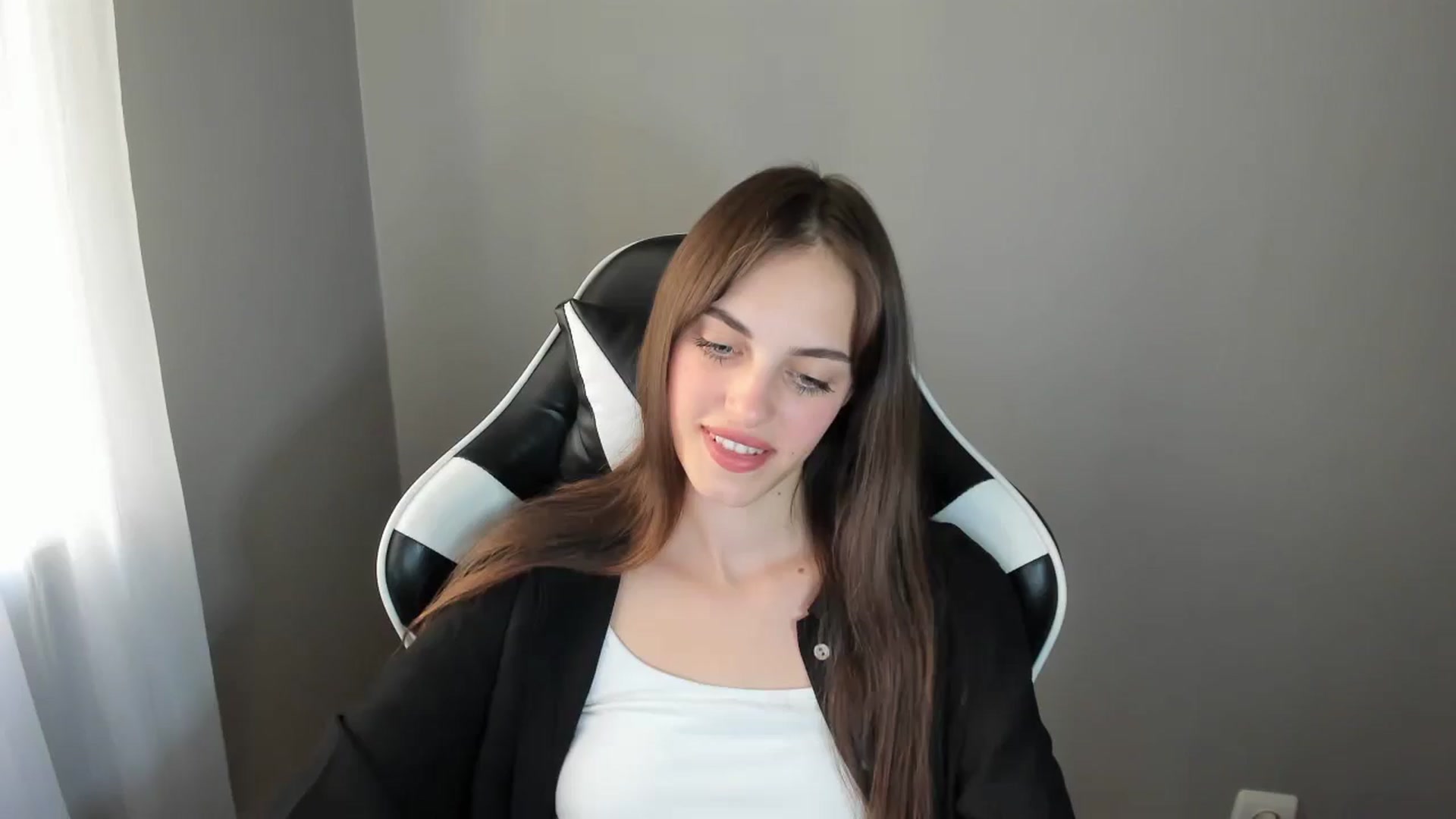 Gallery image thumbnail from Dashamoxy's myfreecams stream on, 08/04/2025, 16:47 image 12 of 20