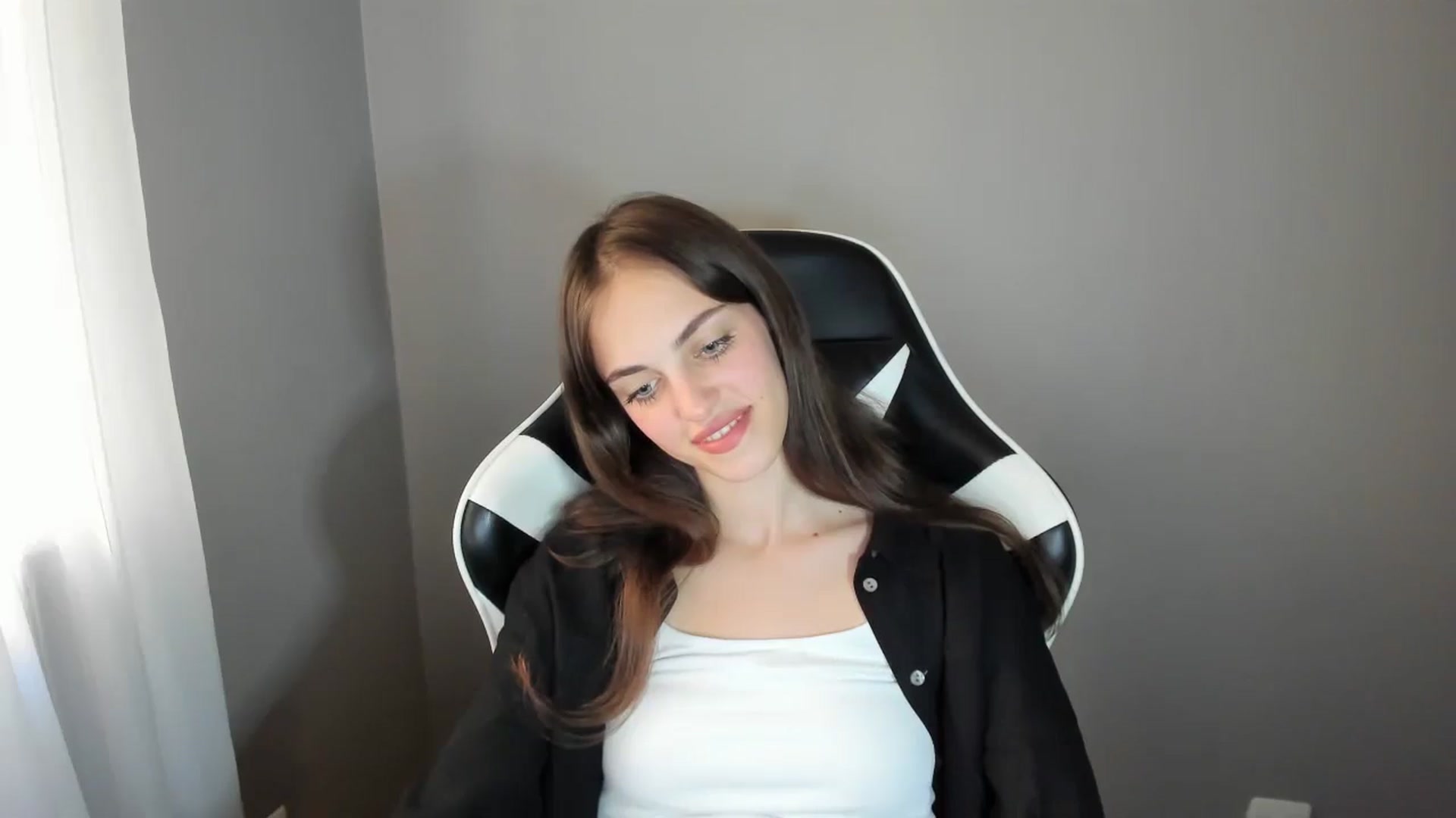 Gallery image thumbnail from Dashamoxy's myfreecams stream on, 08/04/2025, 16:47 image 20 of 20