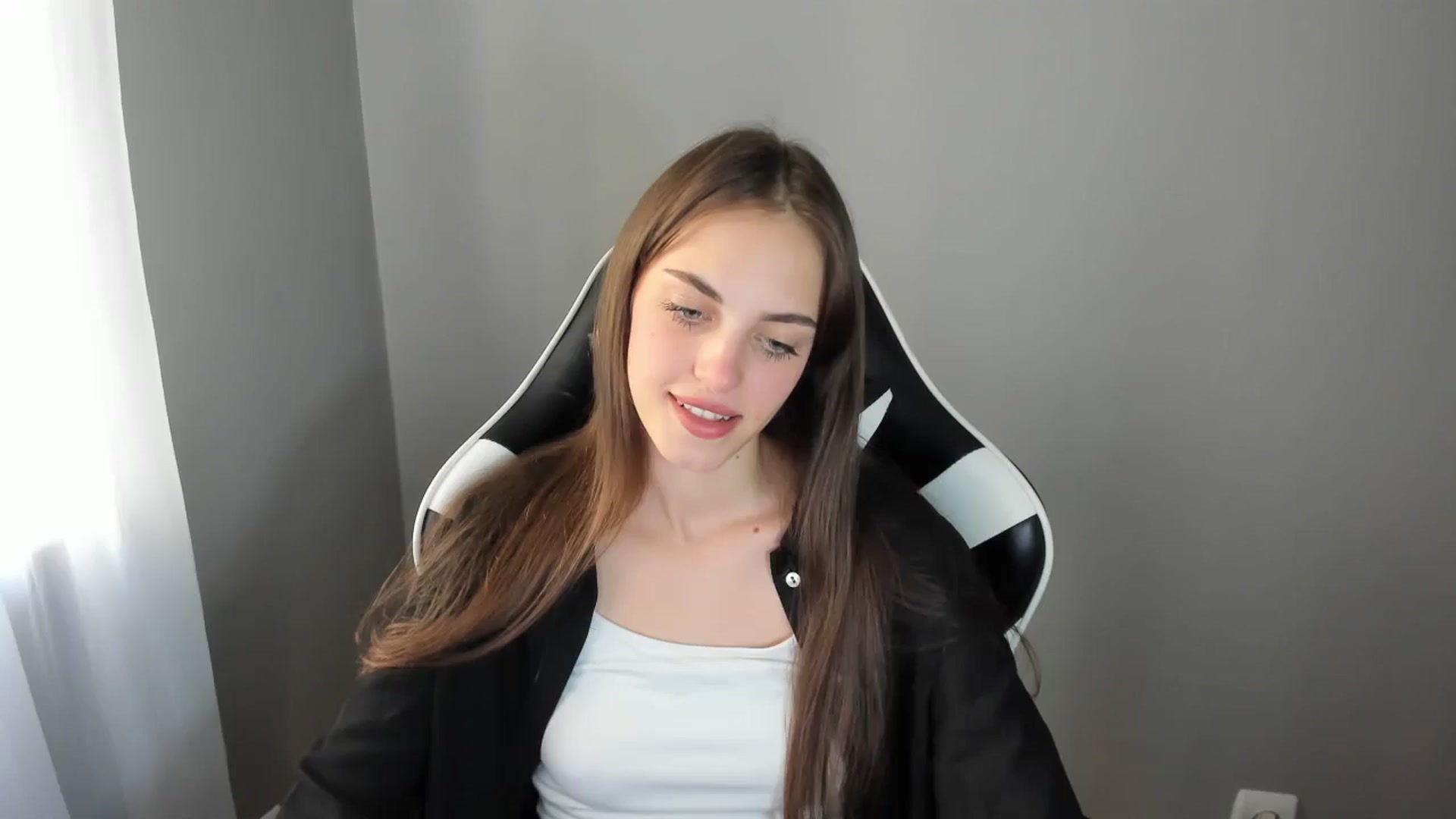 Gallery image thumbnail from Dashamoxy's myfreecams stream on, 08/04/2025, 16:47 image 1 of 20