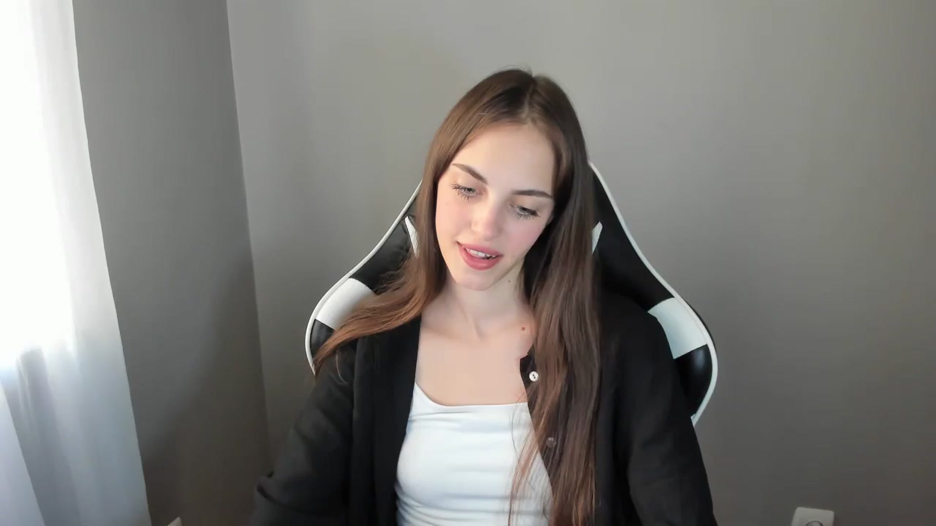 Gallery image thumbnail from Dashamoxy's myfreecams stream on, 08/04/2025, 16:47 image 8 of 20