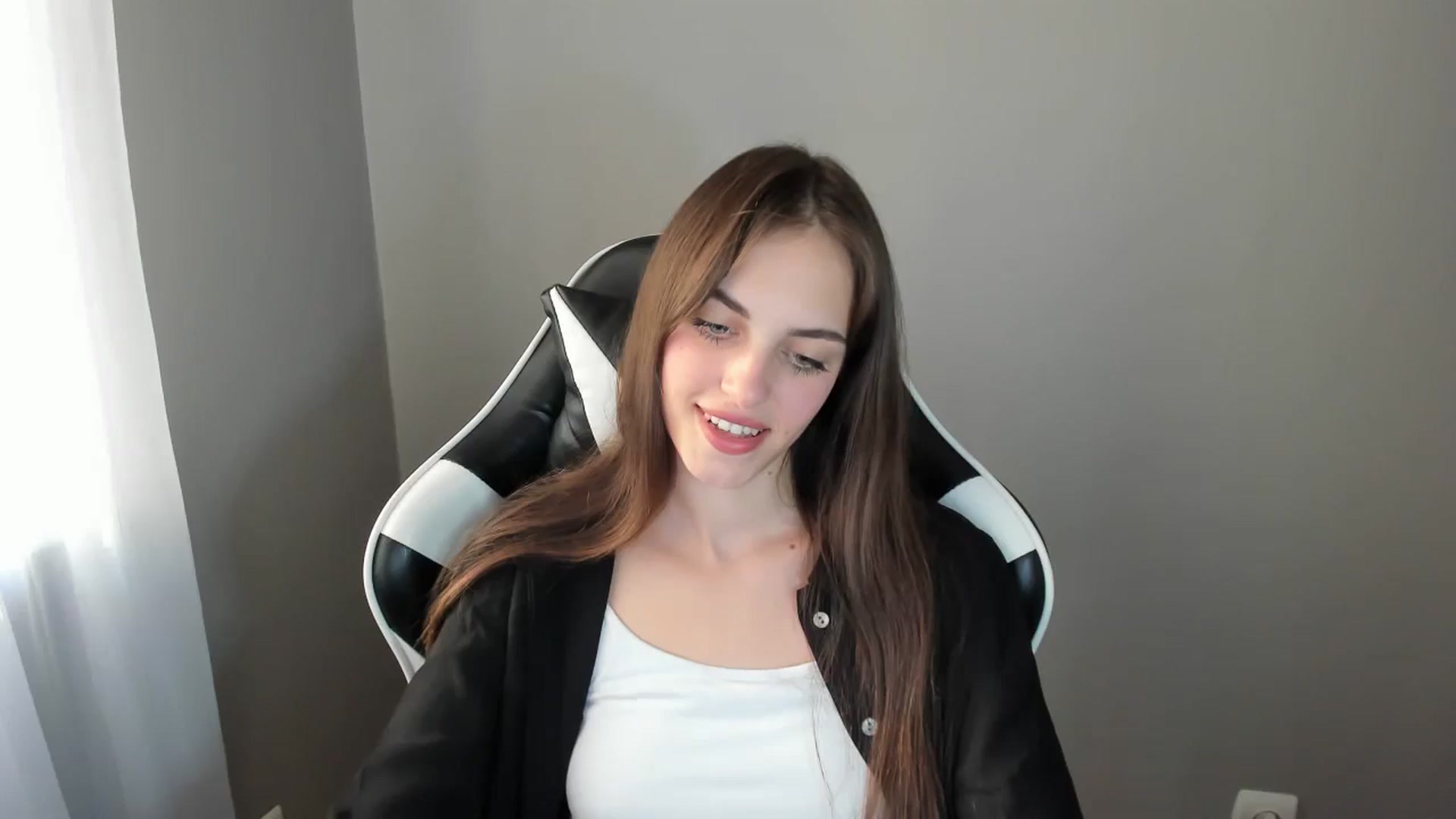 Gallery image thumbnail from Dashamoxy's myfreecams stream on, 08/04/2025, 16:47 image 9 of 20