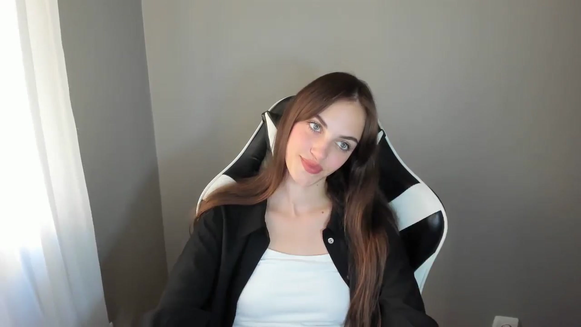 Gallery image thumbnail from Dashamoxy's myfreecams stream on, 08/04/2025, 16:47 image 17 of 20