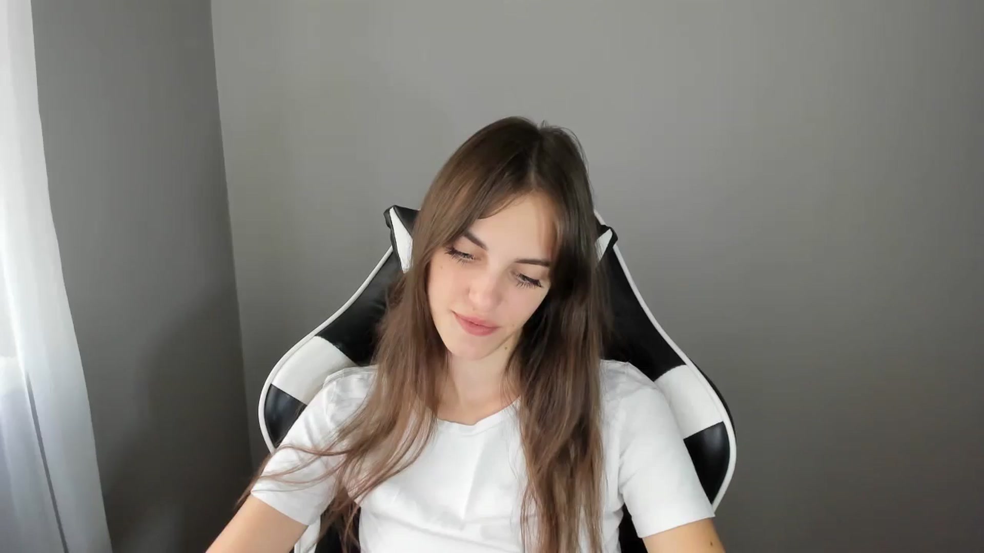 Gallery image thumbnail from Dashamoxy's myfreecams stream on, 08/06/2025, 11:17 image 20 of 20