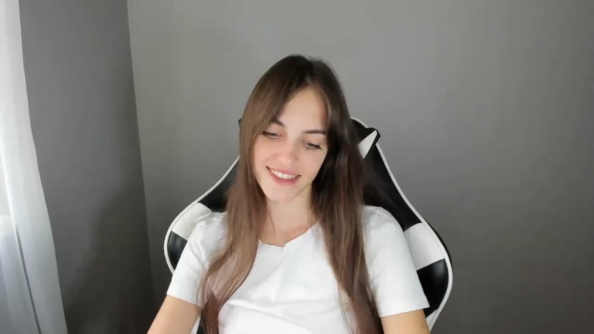 Gallery image thumbnail from Dashamoxy's myfreecams stream on, 08/06/2025, 11:17 image 19 of 20