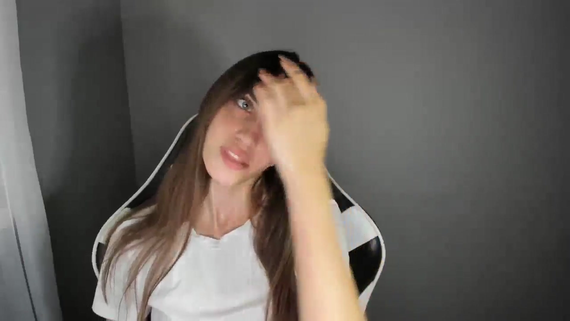 Gallery image thumbnail from Dashamoxy's myfreecams stream on, 08/06/2025, 11:17 image 8 of 20