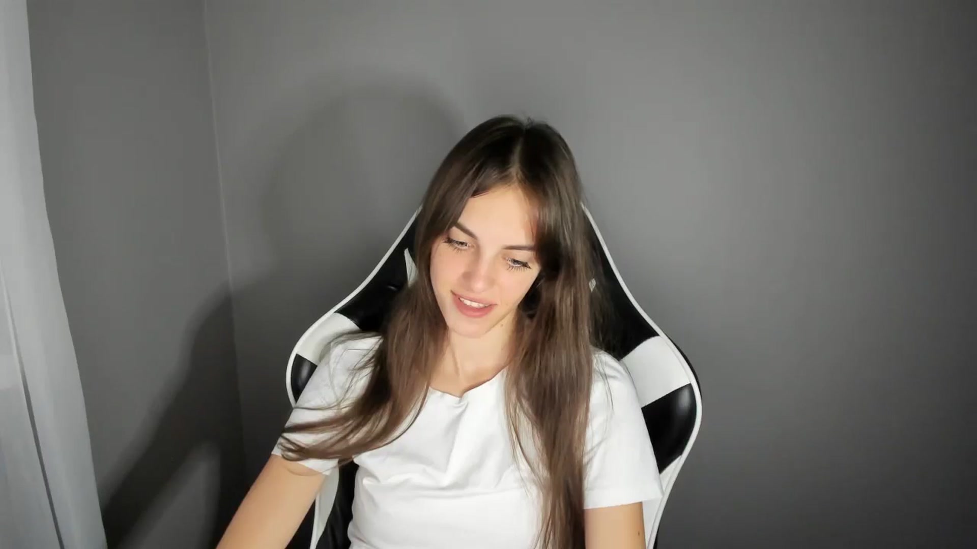 Gallery image thumbnail from Dashamoxy's myfreecams stream on, 08/06/2025, 11:17 image 2 of 20