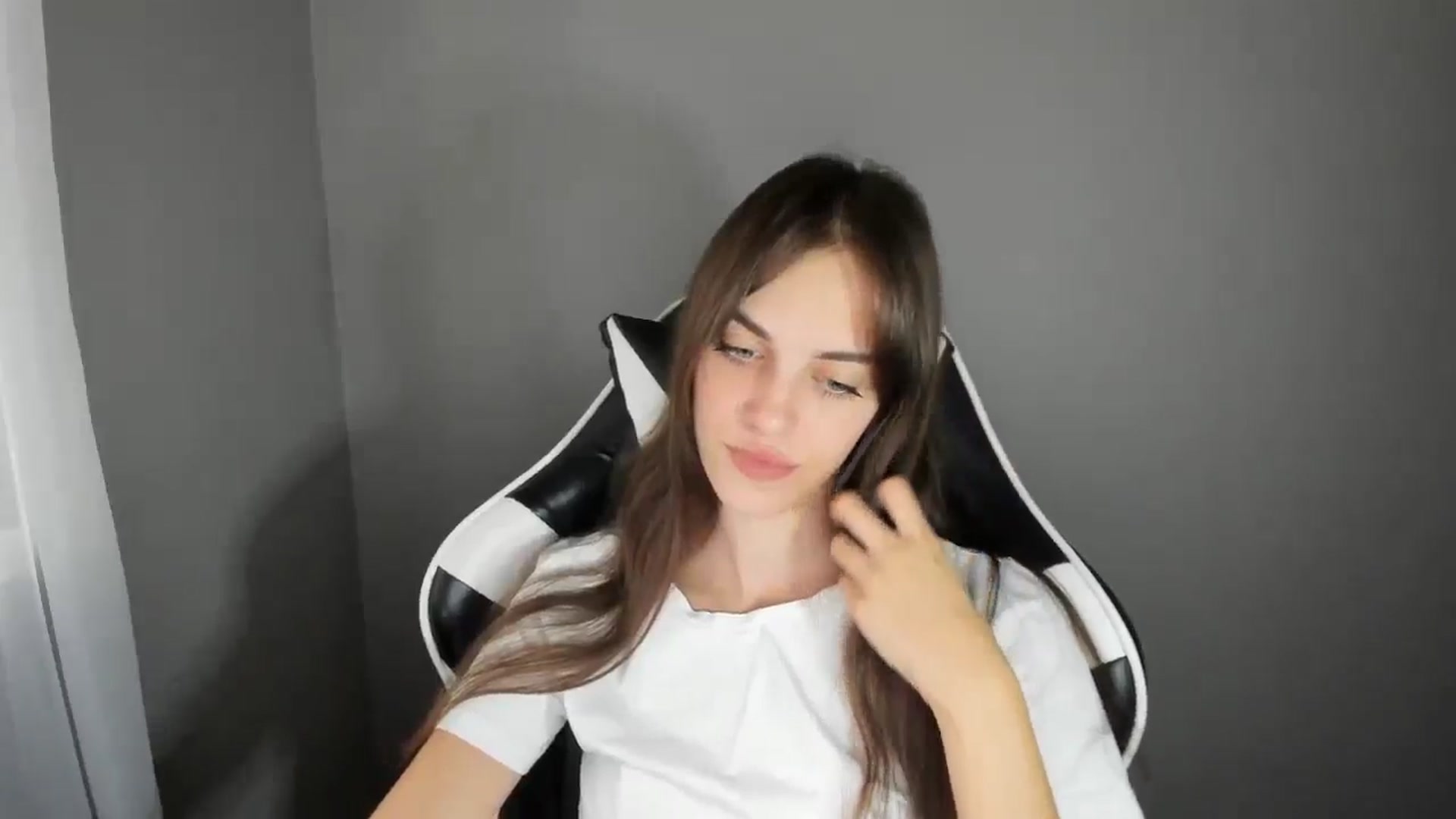Gallery image thumbnail from Dashamoxy's myfreecams stream on, 08/06/2025, 11:17 image 10 of 20