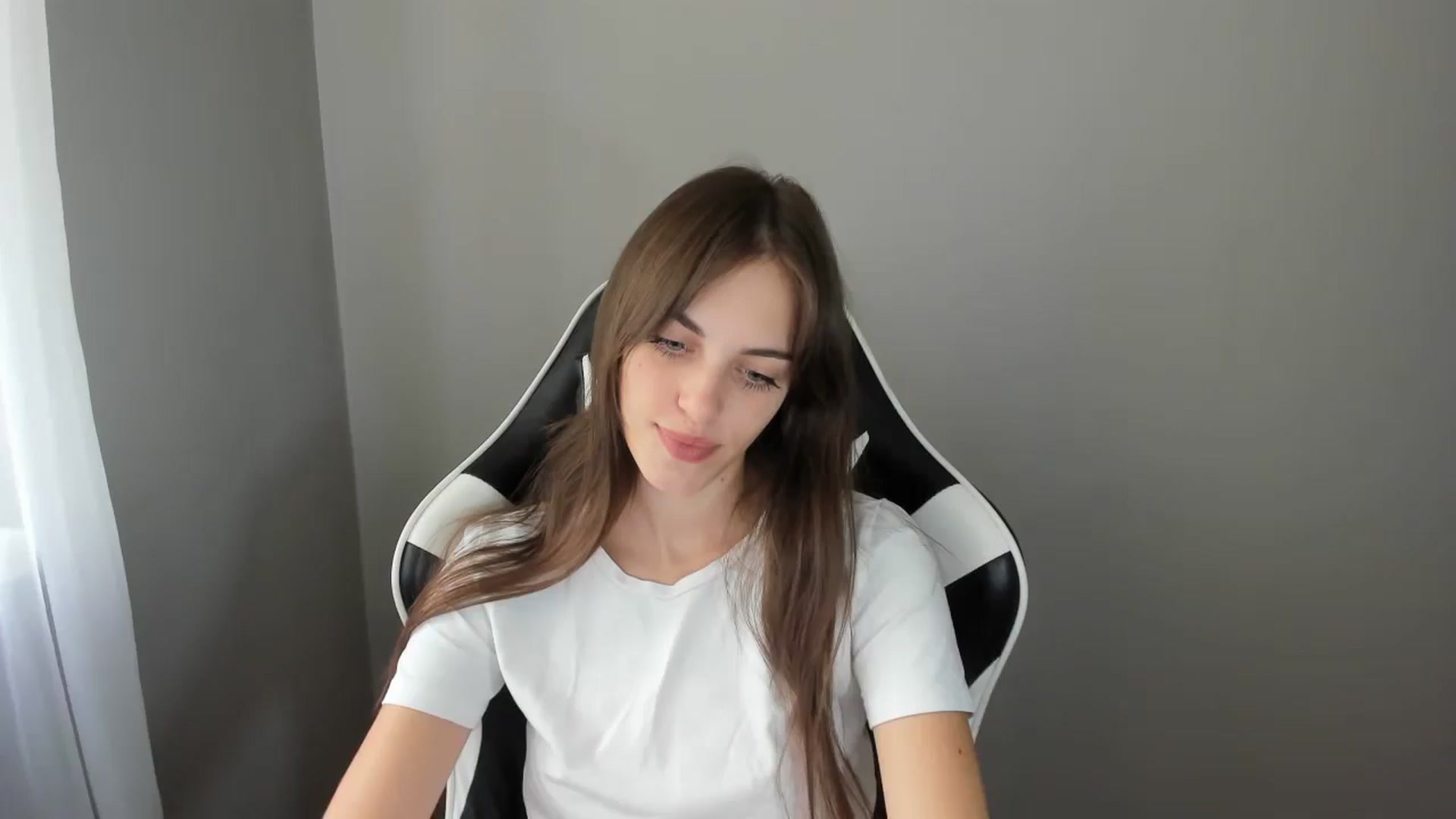Gallery image thumbnail from Dashamoxy's myfreecams stream on, 08/06/2025, 11:36 image 4 of 20