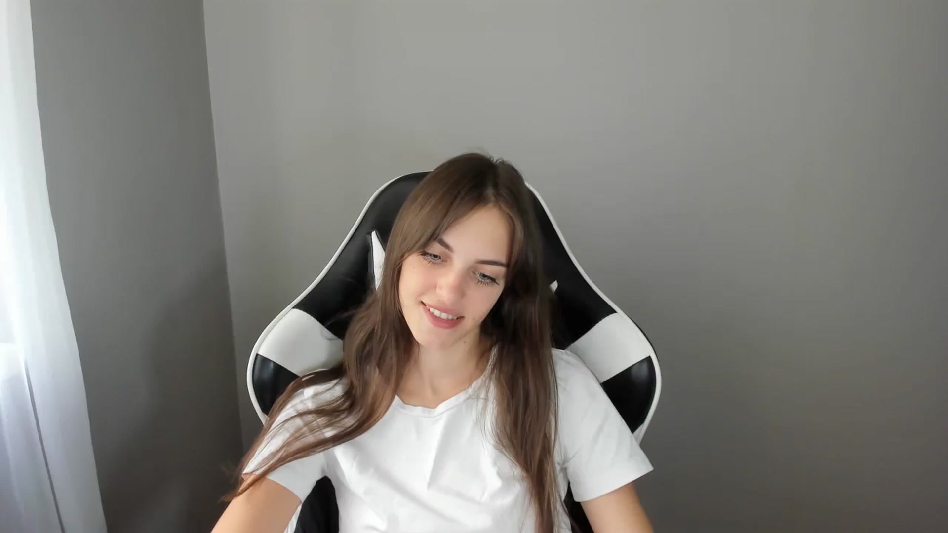 Gallery image thumbnail from Dashamoxy's myfreecams stream on, 08/06/2025, 11:36 image 17 of 20