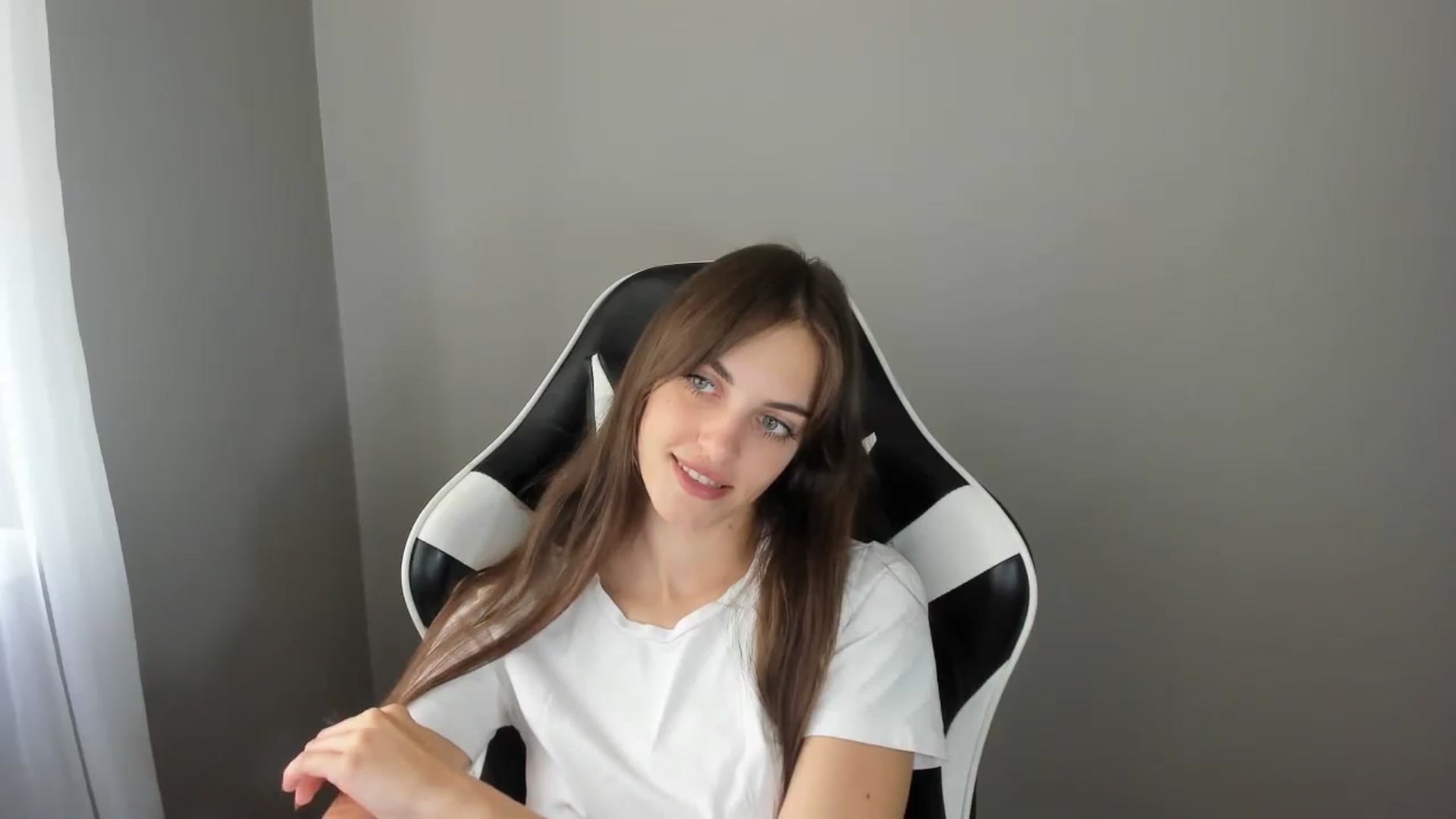 Gallery image thumbnail from Dashamoxy's myfreecams stream on, 08/06/2025, 11:36 image 15 of 20