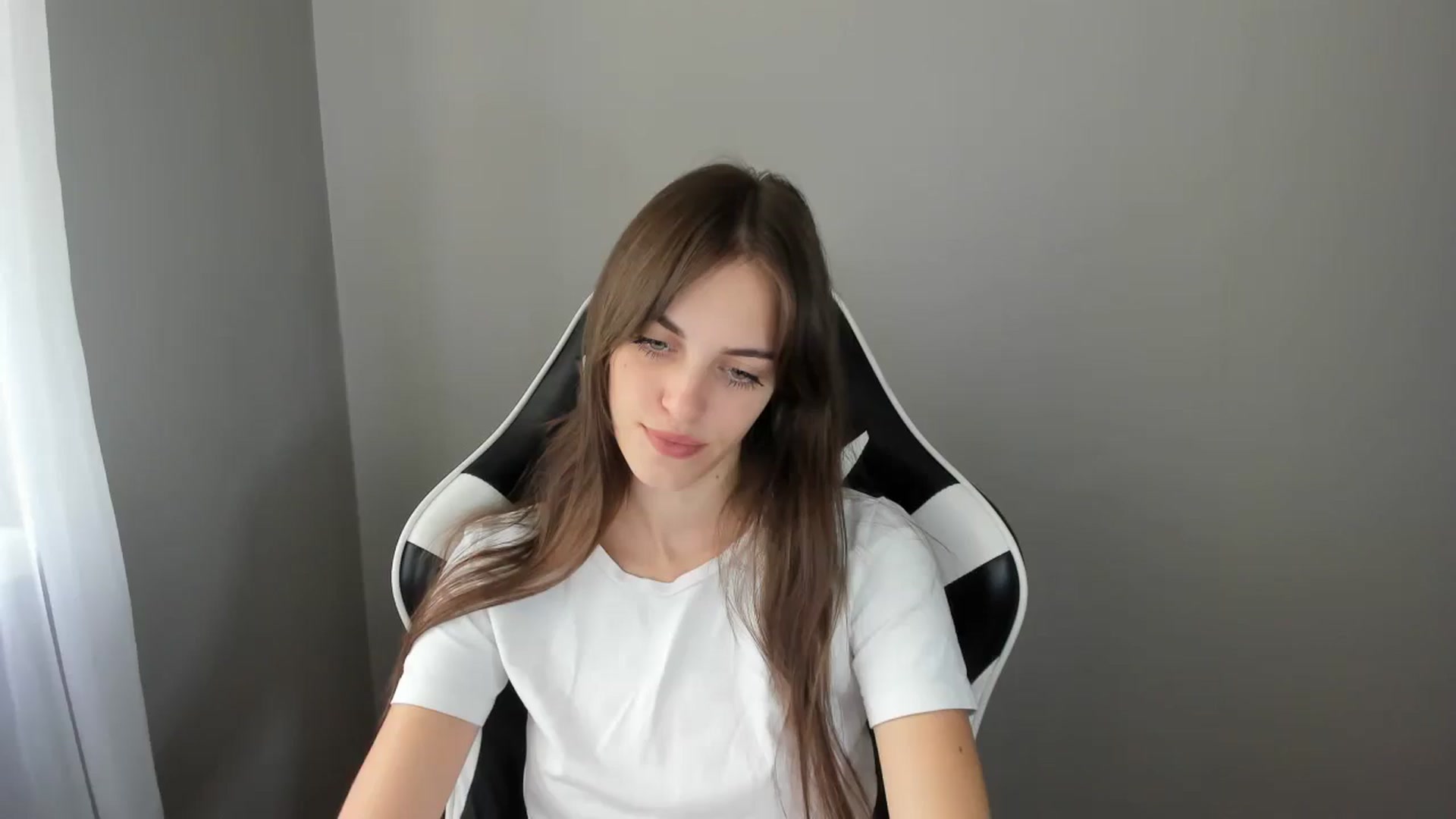 Gallery image thumbnail from Dashamoxy's myfreecams stream on, 08/06/2025, 11:36 image 5 of 20