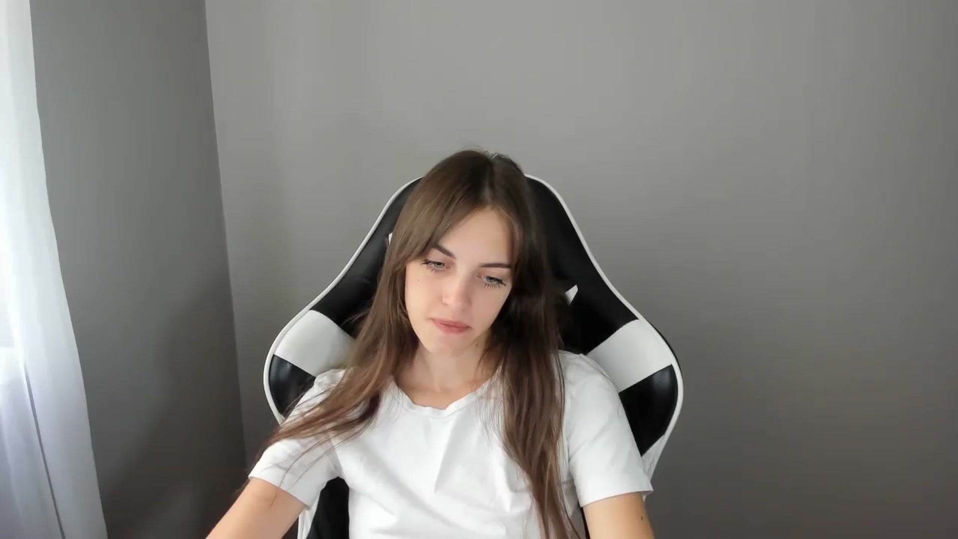 Gallery image thumbnail from Dashamoxy's myfreecams stream on, 08/06/2025, 11:36 image 14 of 20