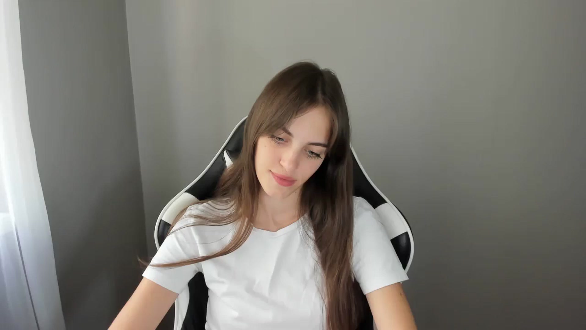 Gallery image thumbnail from Dashamoxy's myfreecams stream on, 08/06/2025, 12:20 image 5 of 20