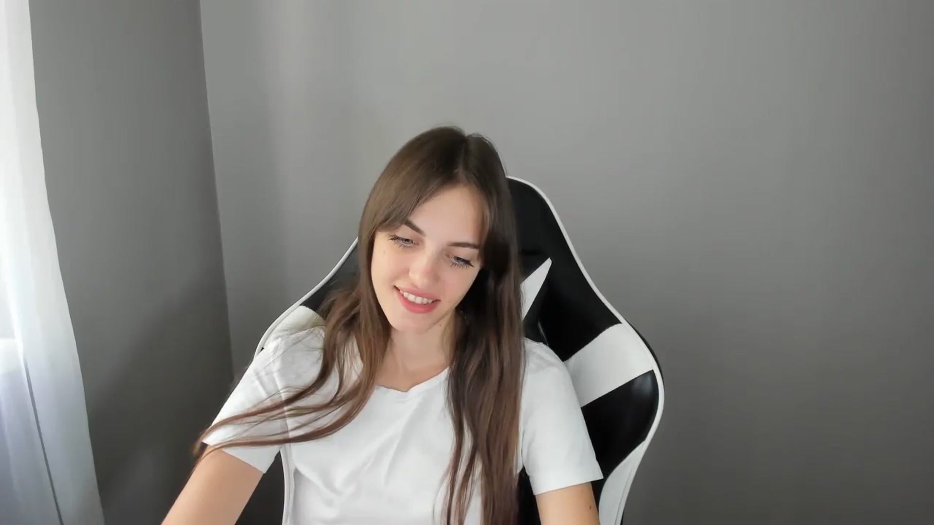 Gallery image thumbnail from Dashamoxy's myfreecams stream on, 08/06/2025, 12:20 image 12 of 20