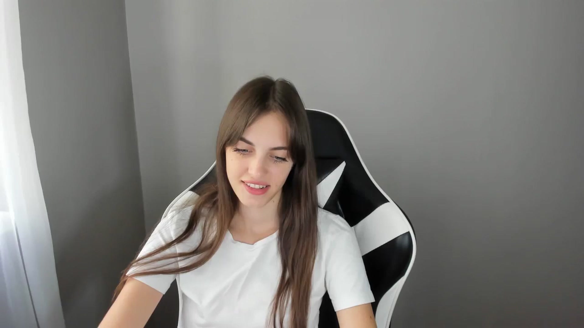 Gallery image thumbnail from Dashamoxy's myfreecams stream on, 08/06/2025, 12:20 image 11 of 20