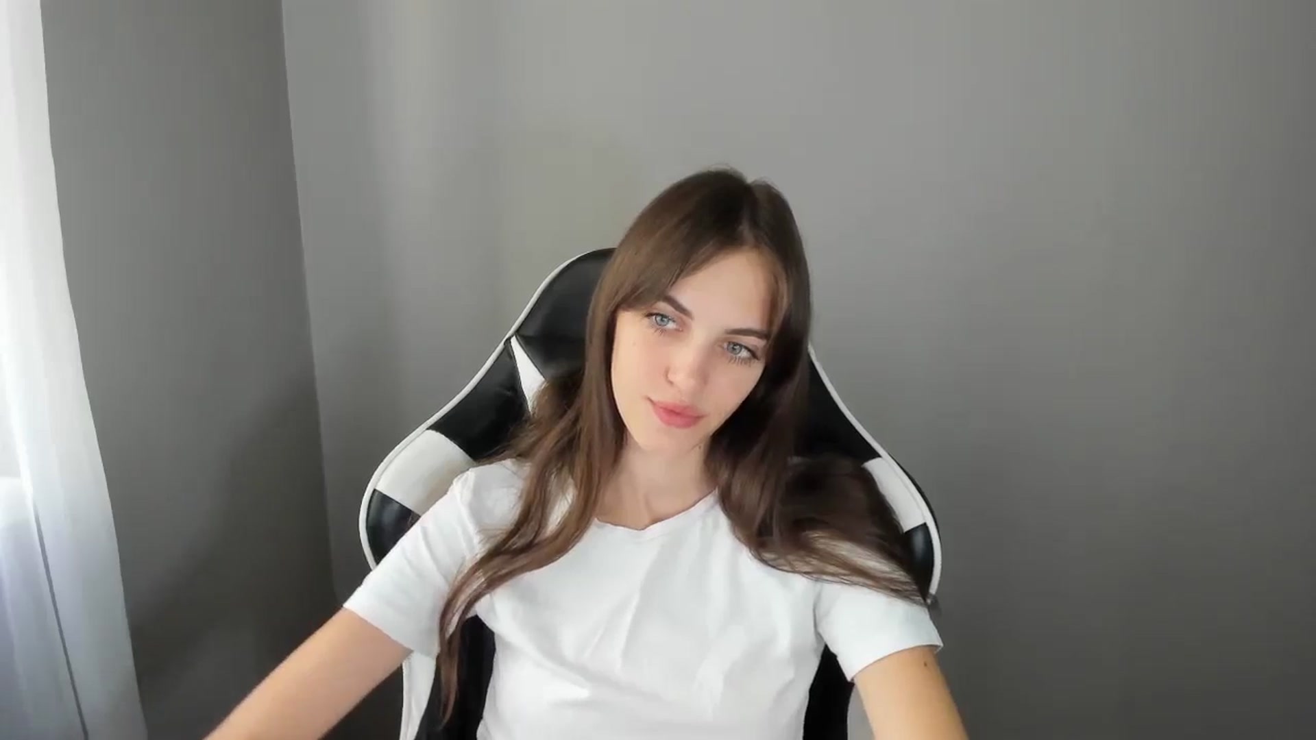 Gallery image thumbnail from Dashamoxy's myfreecams stream on, 08/06/2025, 12:20 image 15 of 20
