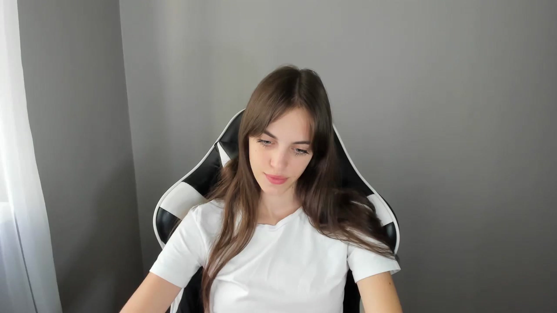 Gallery image thumbnail from Dashamoxy's myfreecams stream on, 08/06/2025, 12:20 image 19 of 20